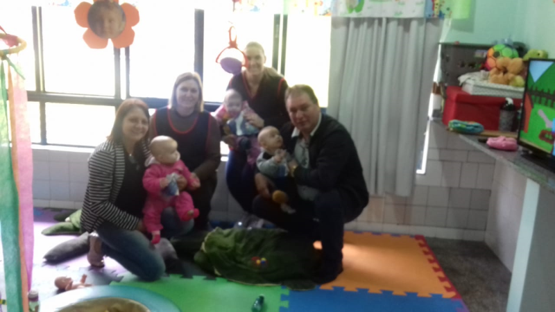 Entrega das camisetas do uniforme